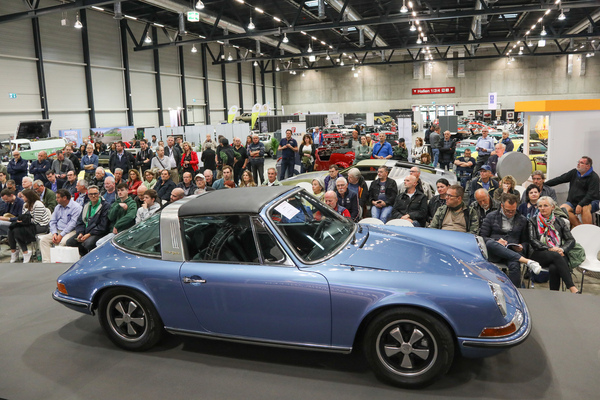 Porsche 911 S 2.2 Targa (1971) - Lot 41 an der Swiss Classic World Versteigerung der Oldtimer Galerie am 1. Juni 2024