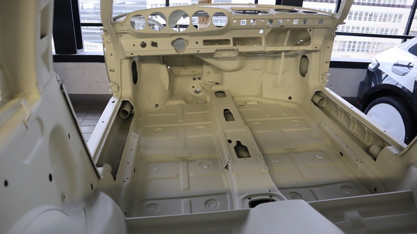 Image: Porsche 911 S 2.4 Targa (1971) - Restoration project at Porsche Classic Zurich