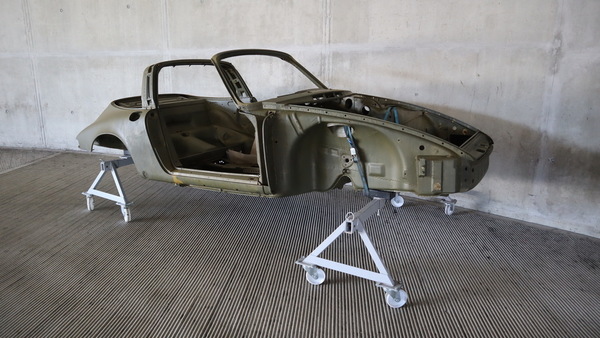 Porsche 911 S 2.4 Targa (1971) - Restoration project at Porsche Classic Zurich