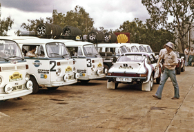 Porsche 911 SC (1978)i an der Safari Rallye 1978 in Kenia