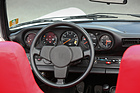 Porsche 911 SC Cabriolet (1983) - klassisches Elfer-Cockpit mit dem mittigen Drehzahlmesser