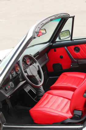 Porsche 911 SC Cabriolet (1983) - mancher würde sich vielleicht das Interieur etwas weniger rot wünschen …