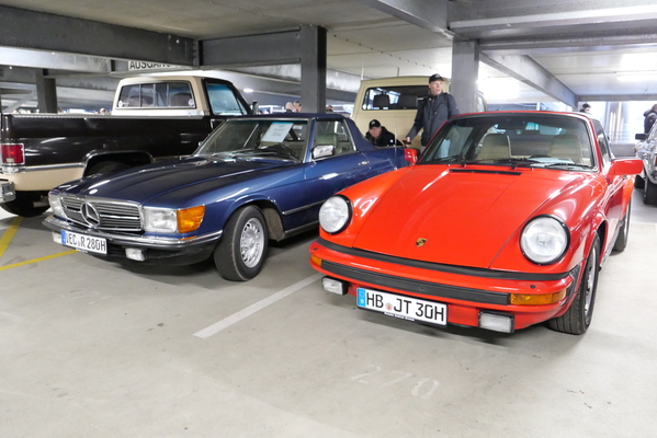 Porsche 911 SC Targa (1982) mit TÜV bis 2:2026, 48'900 Euro; Mercedes-Benz 280 SL (1985), 27'900 Euro – Bremen Classic Motorshow 2025