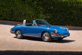 Porsche 911 "Soft Window" Targa (1968) - als Lot 220 an der RM/Sotheby's Monterey Versteigerung vom 12. bis 14. August 2021