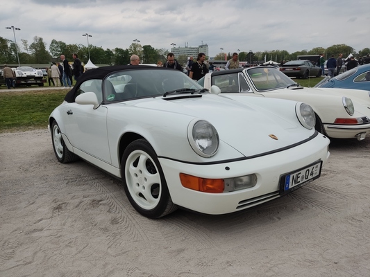 Porsche 911 Speedster (1994) in unschuldigem Weiss – Porsche-Treffen Dinslaken 2022