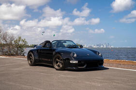 Porsche 911 Speedster Remastered by Gunther Werks (1995) - als Lot 28 an der Bonhams Miami Versteigerung 2025
