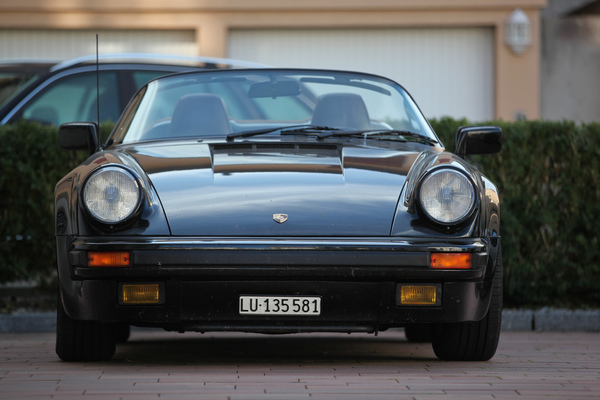 Porsche 911 Speedster, einer der jüngeren Sportwagen vor Ort - Emil Frey Classics / Zwischengas.com Oldtimer-/Youngtimer-Saisonabschluss-Brunch 2019