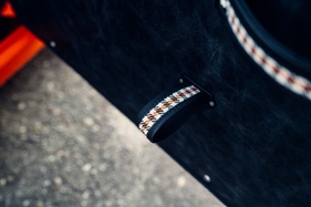 Porsche 911 Sportec SUB1000 -Details der Türgriffe und Schlaufen im passenden Design Porsche 911 Sportec SUB1000 -Details der Türgriffe und Schlaufen im passenden Design