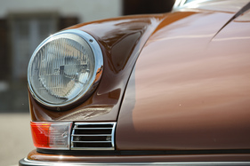 Porsche 911 T (1972) - die herausstehenden Scheinwerfer