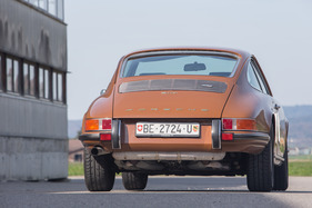Porsche 911 T (1972) - eigentlich waren die Kühlergitter mattschwarz beim Jahrgang 1972