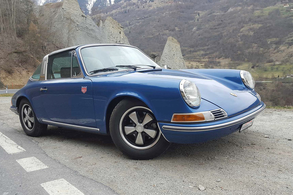 Bild: Porsche 911 T 2,2 Targa (1969) - als Lot 104 an der Versteigerung der Oldtimer Galerie in Gstaad am 29. Dezember 2017