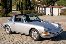 Porsche 911 T 2.2 Targa (1971) - as lot 112 at the RM/Sotheby's Online Only Open Roads auction in February 2021