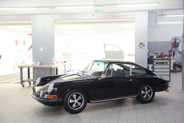 Porsche 911 T 2.2 von 1969 in der Lackiererei - Porsche-Center Schlieren Service & Classic Day 2015
