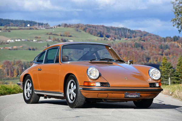 Bild: Porsche 911 T 2.4 (1973) - als Lot 137 angeboten an der Versteigerung Oldtimer Galerie Toffen in Gstaad vom 29. Dezember 2021