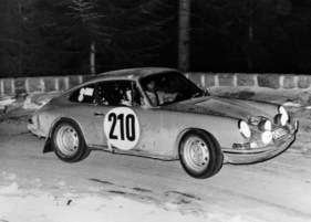 Porsche 911 T Rallye (1968) - Rallye Monte Carlo 1968 1968 gelang es Vic Elford und David Stone auf einem 911 T zum ersten Mal für Porsche die Rallye Monte Carlo vom 20. bis 27. Januar zu gewinnen. 911 T "Rallye" (1968)