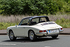 Porsche 911 Targa (1965) - erstes verkauftes Targa-Exemplar (teilweise Vorserien-Standard, etwa noch mit Holzspriegeln im Verdeck-Rückteil)