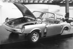 Porsche 911 Targa (1976) - Karosserie mit feuerverzinkten Teilen