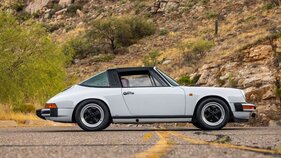 Porsche 911 Targa (1977) - Lot 299 an der Broad Arrow Monterey Jet Center Auction 2025
