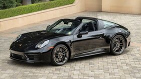 Porsche 911 Targa 4 GTS 50 Years Porsche Design Edition (2022) - Lot 158 an der Broad Arrow Monterey Jet Center Auction 2025