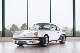 Porsche 911 Turbo (1977) - als Lot 147 an der RM/Sotheby's Versteigerung in Paris am 7. Februar 2018