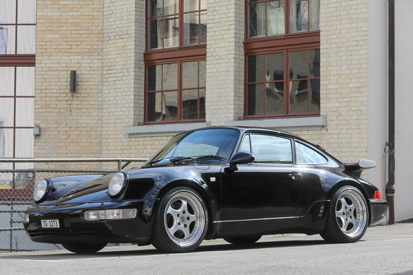 Porsche 911 Turbo (1991) – Older Classics Mai 2024