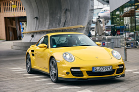 Porsche 911 Turbo (2007) - beim Verlassen des Verkehrshauses (2007)