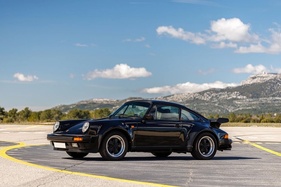 Porsche 911 Turbo 3.3 (1986) - Lot 005 an der Artcurial „The W Collection“ Monaco Versteigerung 2024 (1986)