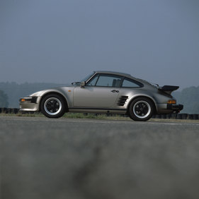 Porsche 911 Turbo 3.3 Flachbau (1982) - frühe Sonderkonstruktion