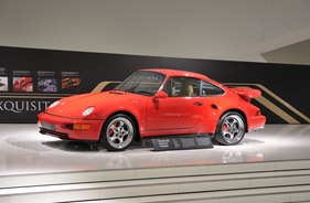Porsche 911 Turbo 3.6 Flachbau (1994) - auf der Sonderaussstellung "25 Jahre Porsche Exclusive" im Porsche-Museum im Februar 2011