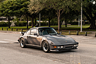 Bild: Porsche 911 Turbo Coupe Slant Nose Usine Flachbau (1982) - als Lot 080 angeboten an der Versteigerung von Artcurial an der Rétromobile Paris am 7. Februar 2020