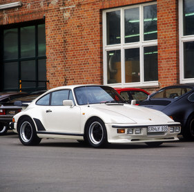Porsche 911 Turbo Flachbau (1984) - Version ohne Klappscheinwerfer