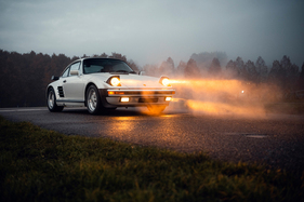 Porsche 911 Turbo 'Flachbau' (1989) - als Lot 187 angeboten an der RM/Sotheby's Versteigerung von Paris am 1. Februar 2023