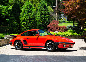 Porsche 911 Turbo Flat Nose Coupe (1988) - als Lot 212 an der RM/Sotheby's Monterey Versteigerung vom 12. bis 14. August 2021