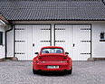 Bild: Porsche 911 Turbo (Typ 993) (1995) - Highlight des Allrad-Supersportwagens ist der mit Abgas-Kontroll-Systems OBD II ausgestattete Biturbo-Motor, der als emissionsärmster Serien-Automobilantrieb gilt