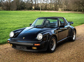 Porsche 911 Type 930 Turbo Targa 3.3 (1988) - Lot 187 an der Bonhams Versteigerung "Les Grandes Marques du Monde à Paris" am 1. Februar 2024