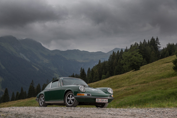 Porsche 911 auf der Schotterstrecke - Saalbach Classic 2015