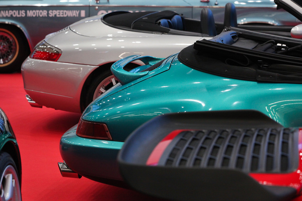 Porsche 911 mit und ohne Flügelwerk - Retro Classics Bavaria 2019