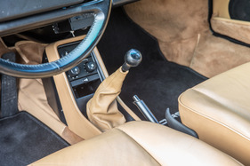 Porsche 911 turbo 3.3 (1989) - bereits mit fünf Gängen, die ersten 3-Liter-Turbos hatten noch vier Gänge, aber bereits spätere 3-Liter-Turbos profitierten von der enger gespreizten Fünfgangvariante