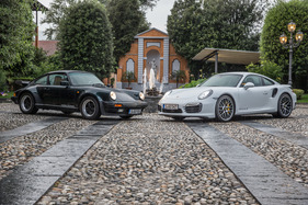 Porsche 911 turbo 3,3 (1989) - zusammen mit aktuellem 911 turbo S (991) aus dem Jahr 2014