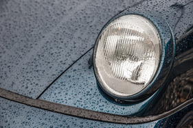 Porsche 911 turbo 3.3 Liter (1989) - aufrecht stehende Frontscheinwerfer