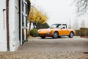 Porsche 911E 2.0-Litre Targa (1969) - als Lot 597 angeboten an der Bonhams-Versteigerung "Les Grand Marques du Monde" in Paris am 2. Februar 2023 (1969)