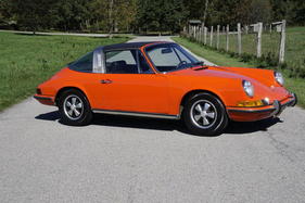 Porsche 911T Targa (1971) - offered as lot 229 at the Bonhams Amelia Island auction on March 7, 2019