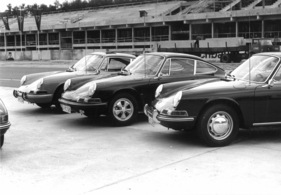 Porsche 912 (1967) - zusammen mit den stärkeren Brüdern 911 (links) und 911 S (Mitte) (1967)