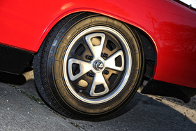 Porsche 914/4 Pickup (1971) - "Fox on the Run" - 5,5x15-Zoll-Leichtmetallräder der Marke Fuchs, hier als Vierloch-Variante. Beim Serien-914 waren sie ab dem Debüt des Zweiliter-Vierzylinders im Herbst 1972 zu haben