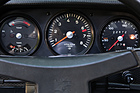 Porsche 914-6 (1970) - der Drehzahlmesser ist grösser als die anderen beiden Instrumente