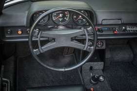 Porsche 914-6 (1970) - komplett instrumentiert, das Lederlenkrad kostete Aufpreis