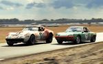 Porsche 914/6 (1971) - Die Owens Corning L88 Corvette mit Don Yenko (GT Klassensieger) überholt Erwin Kremer im Porsche 914 (24 Stunden Rennen von Daytona 1971)