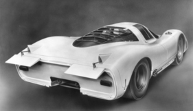 Porsche 917 (1969) – Dreiviertelansicht von hinten mit den beweglichen Luftklappen