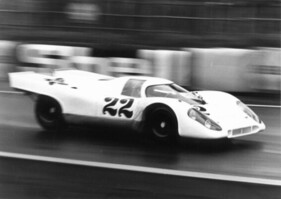 Porsche 917 (1970) – der Wagen von Attwood/Elford mit der roten Nummer 22 beim Training zu den 24 Stunden von Le Mans