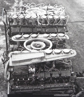 Porsche 917 (1971) – vorn der V12, dahinter der verworfene 16-Zylinder